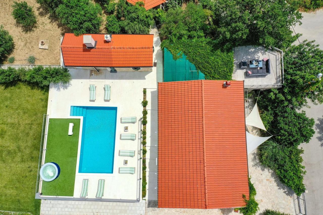 Home Away From Home With Outdoor Pool, Botanical Garden And A Beautiful Sea View Каштела Екстер'єр фото