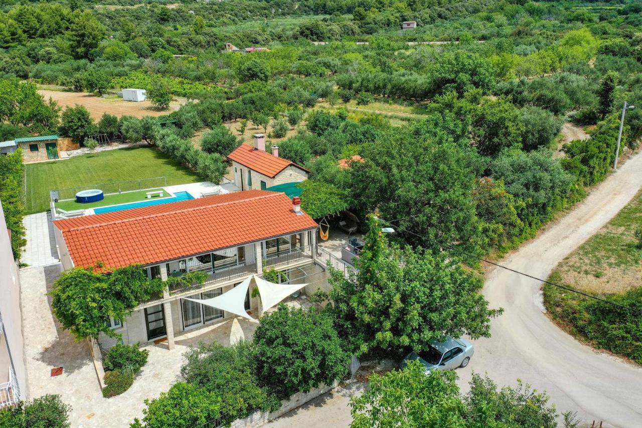 Home Away From Home With Outdoor Pool, Botanical Garden And A Beautiful Sea View Каштела Екстер'єр фото