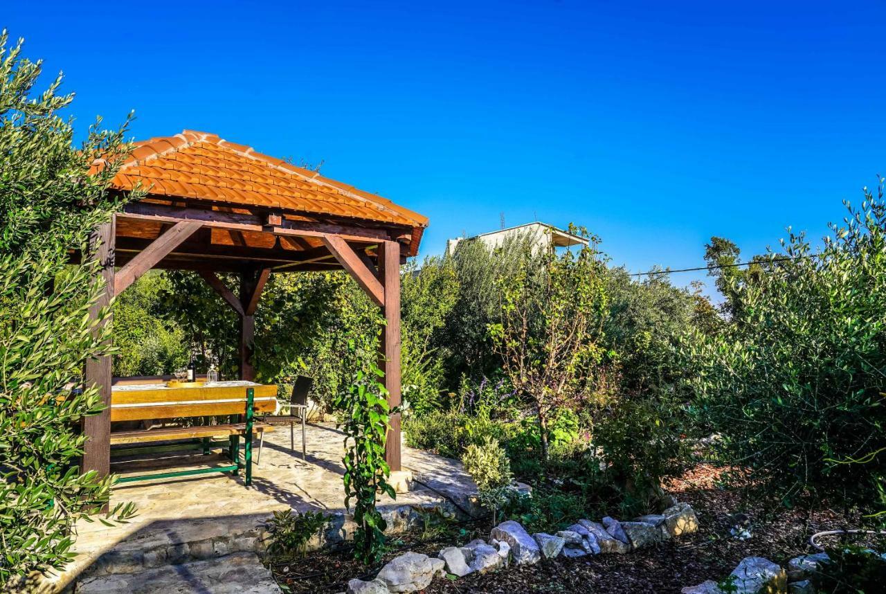 Home Away From Home With Outdoor Pool, Botanical Garden And A Beautiful Sea View Каштела Екстер'єр фото