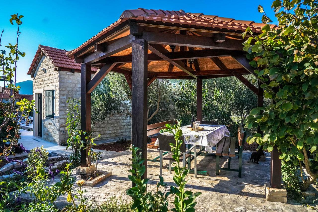 Home Away From Home With Outdoor Pool, Botanical Garden And A Beautiful Sea View Каштела Екстер'єр фото